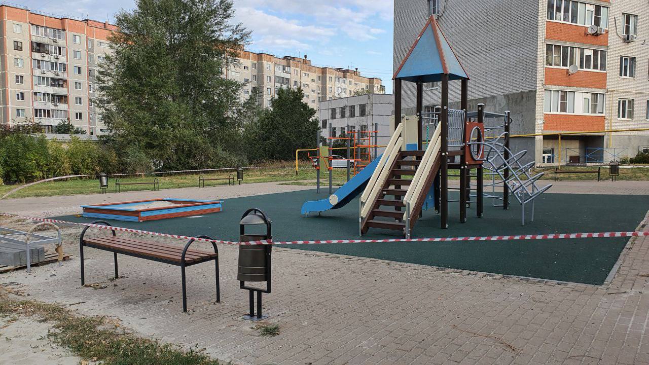 В Курске благодаря платным парковкам уже установлено 13 новых детских площадок | ГТРК «Курск» В Курске благодаря платным парковкам уже установлено 13 новых детских площадок