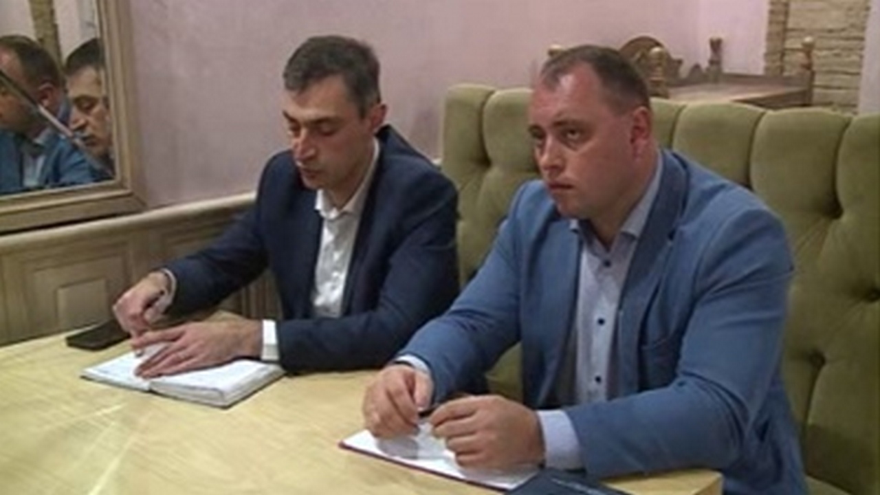 В курском ПВР с переселенцами встретился врио министра экономического развития региона Левон Осипов