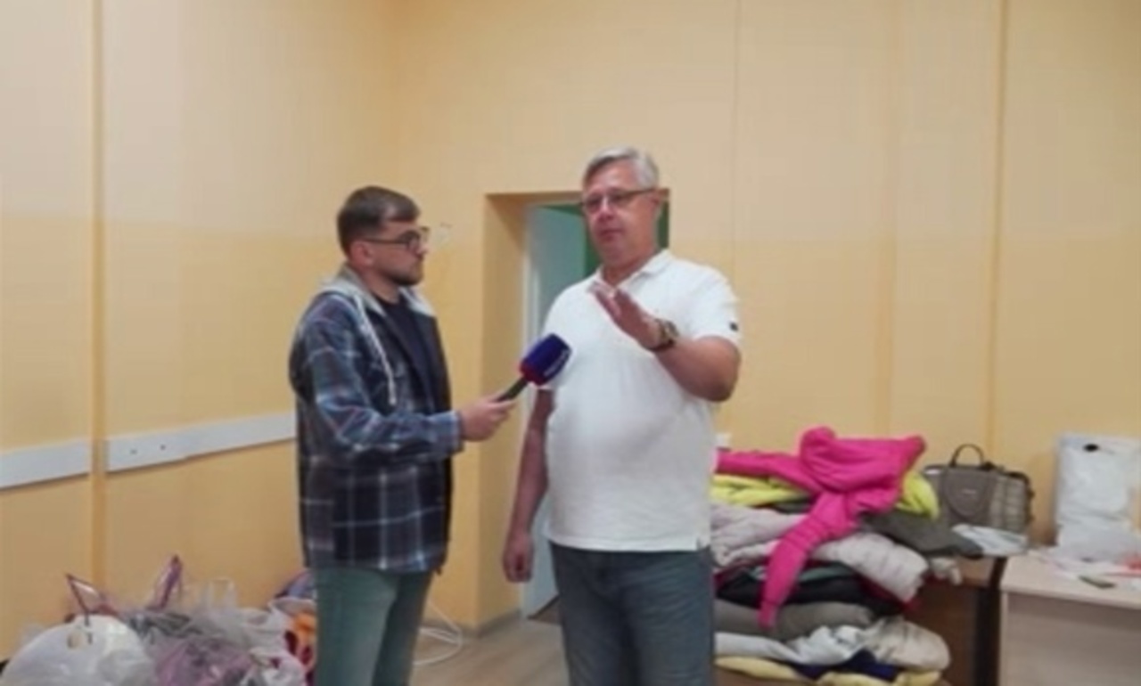 Депутаты Курской областной Думы помогают со сборкой и доставкой гумпомощи
