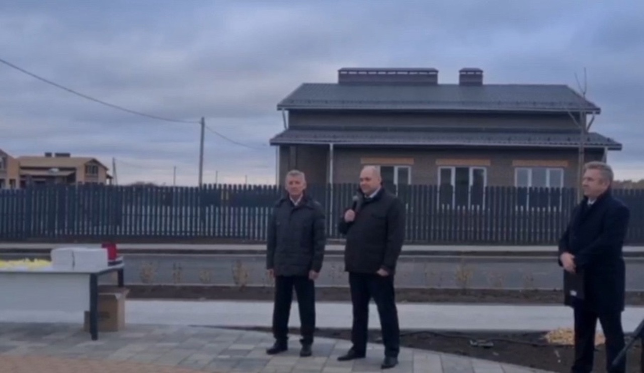 В посёлке Меркурий Курской области вручают ключи от новых домов первым жильцам