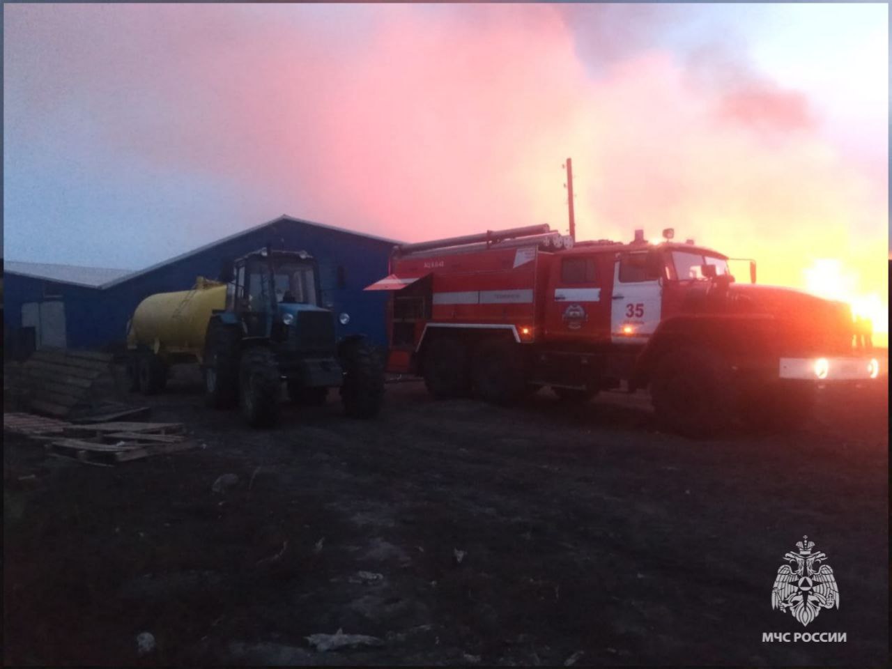 В Обоянском районе Курской области загорелось овощехранилище