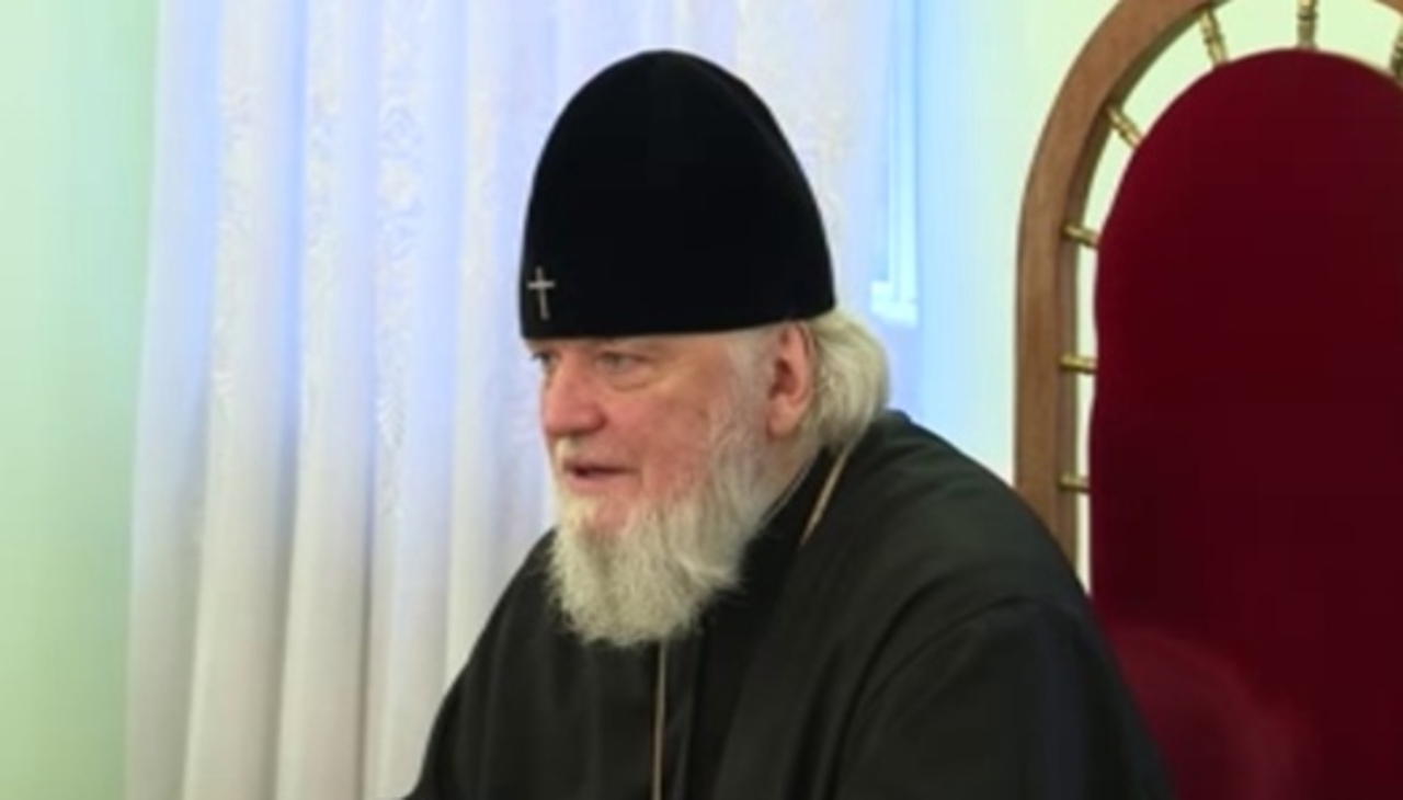 В преддверии Дня единства с волонтерами встретился митрополит Курский и Рыльский Герман