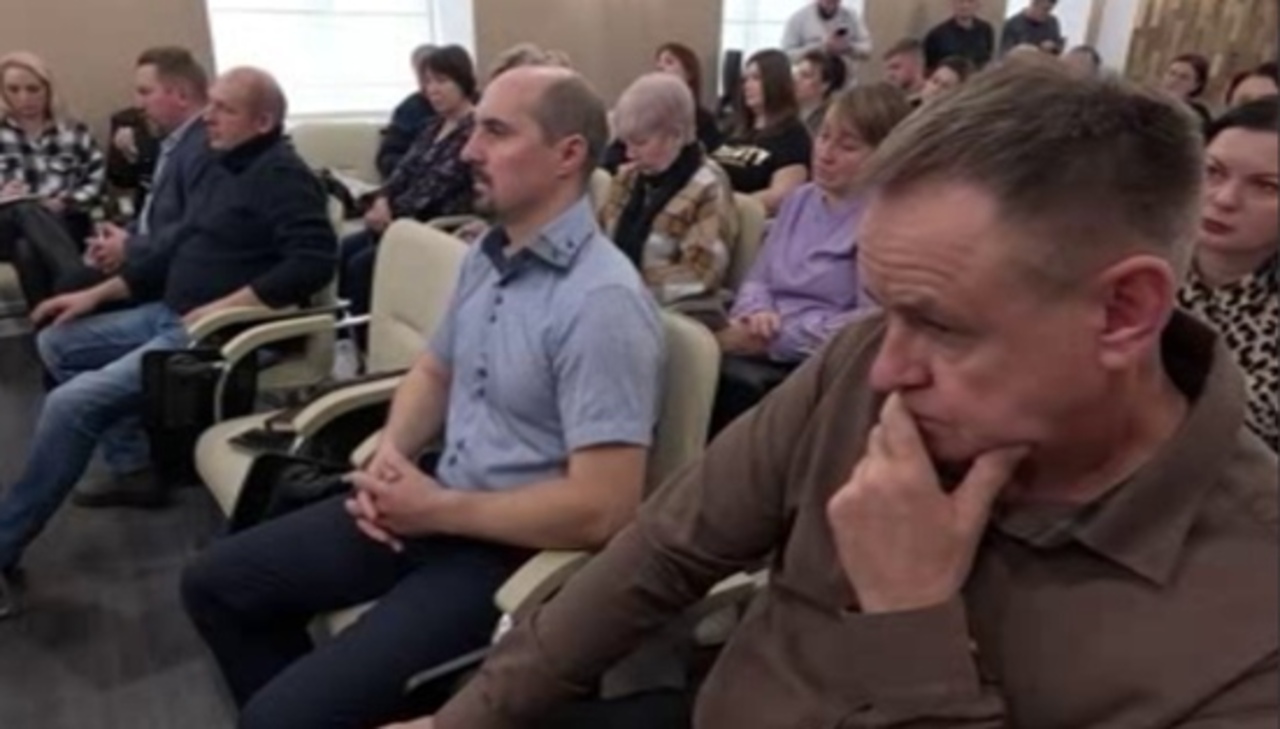 Вынужденные переселенцы из Большесолдатского района Куской области задали наболевшие вопросы властям