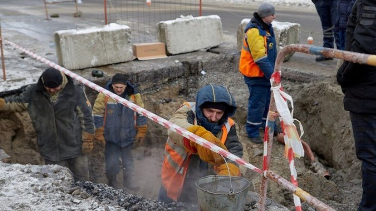 В Курске произошел прорыв теплосети в Северо-западном районе