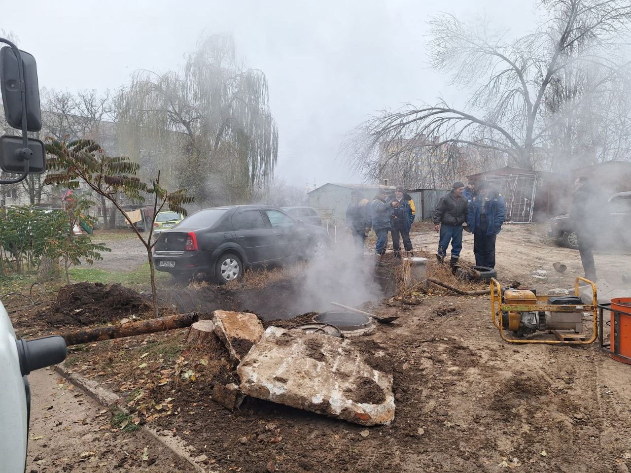 На место срочного ремонта теплосети на Аэродромной в Курске выехал заместитель министра ЖКХ и ТЭК 