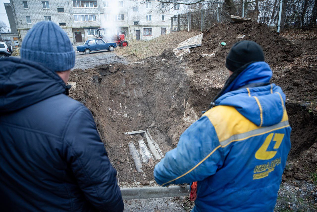 В Курске в районе дома № 108 по ул. Пучковка специалистами «Квадры» выявлено повреждение теплосети