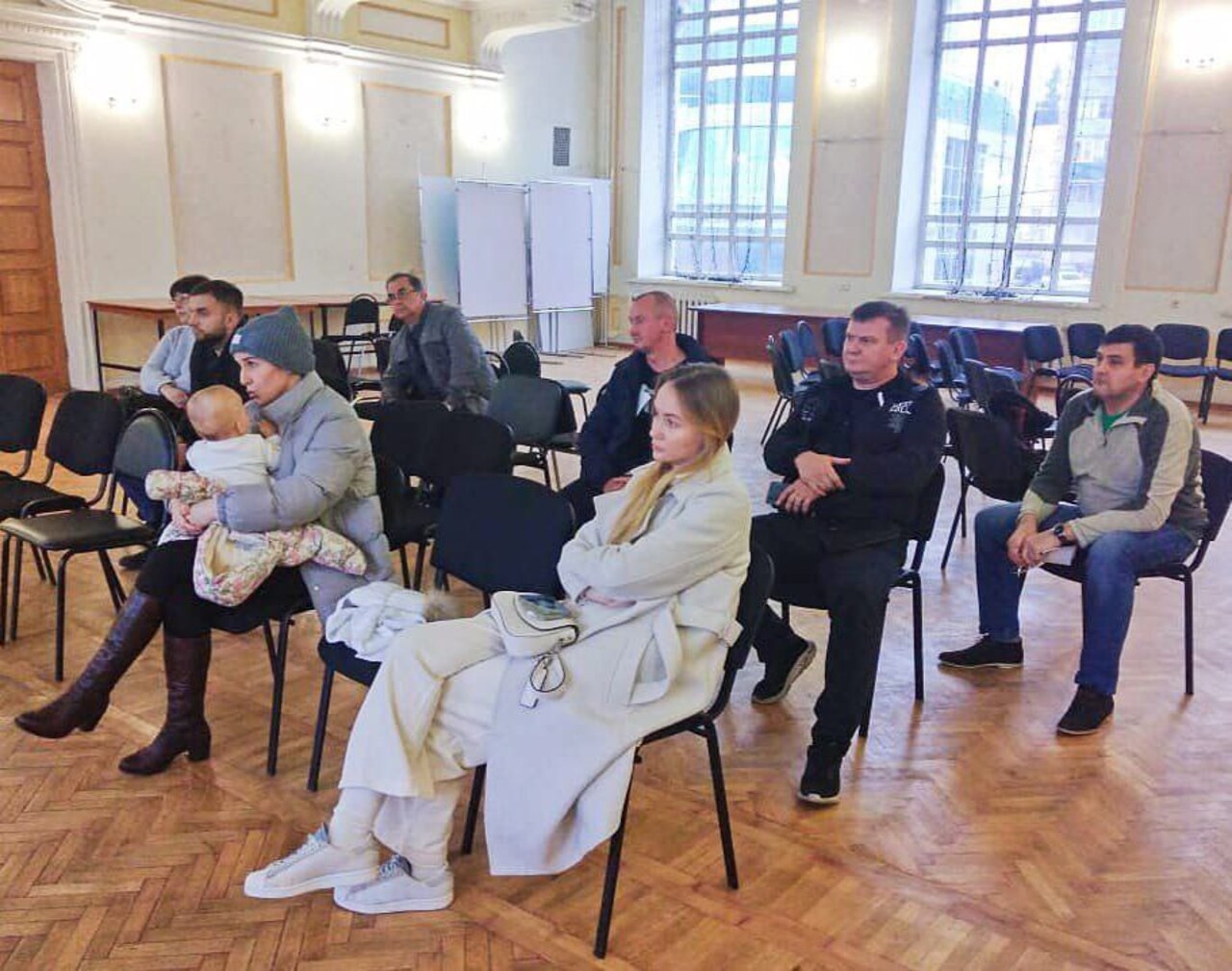 В Курске жители аварийного дома Можаевской, 13А/2 получили ключи от новых квартир