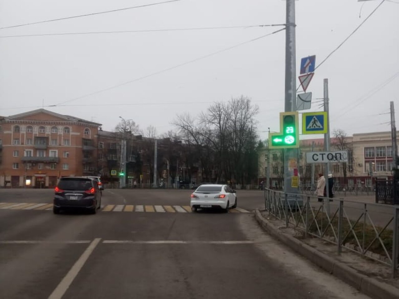 В Курске на перекрестке площади Перекальского подходит к завершению ремонт светофоров