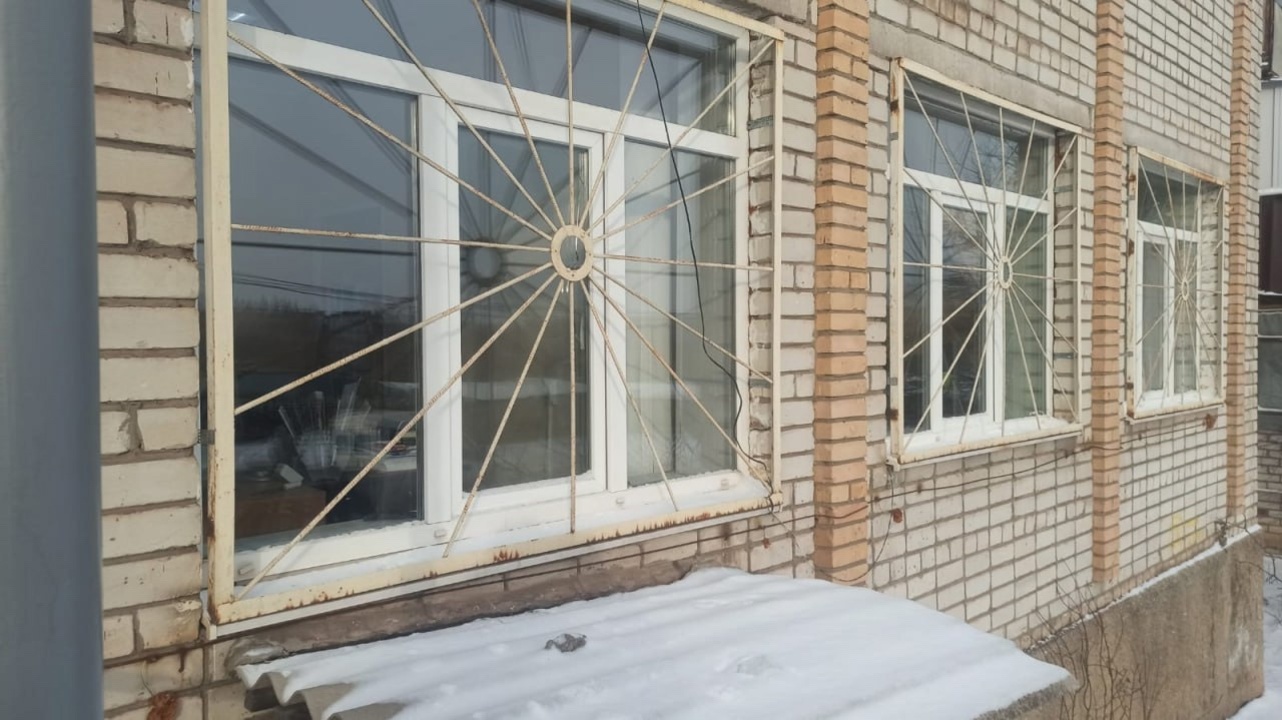 В Железногорске Курской области заделали окна и тепловой контур на пострадавших зданиях 