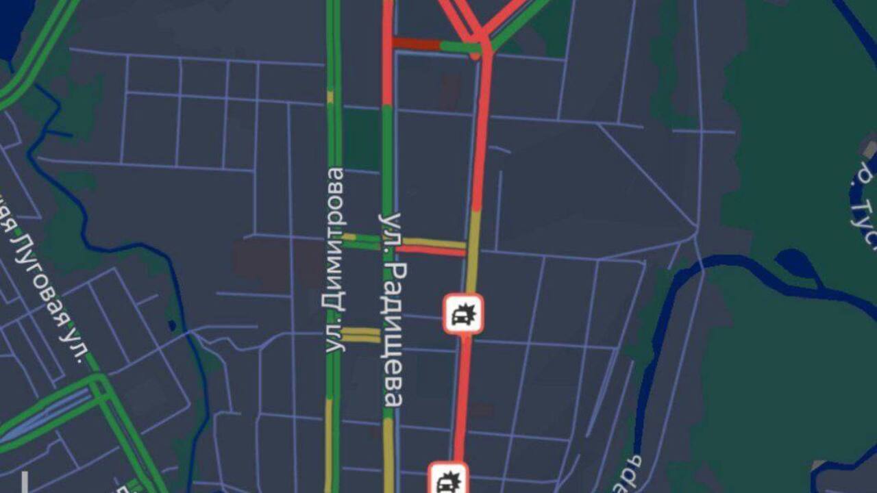  В Курске затруднено движение на Московской площади и ул. Ленина 