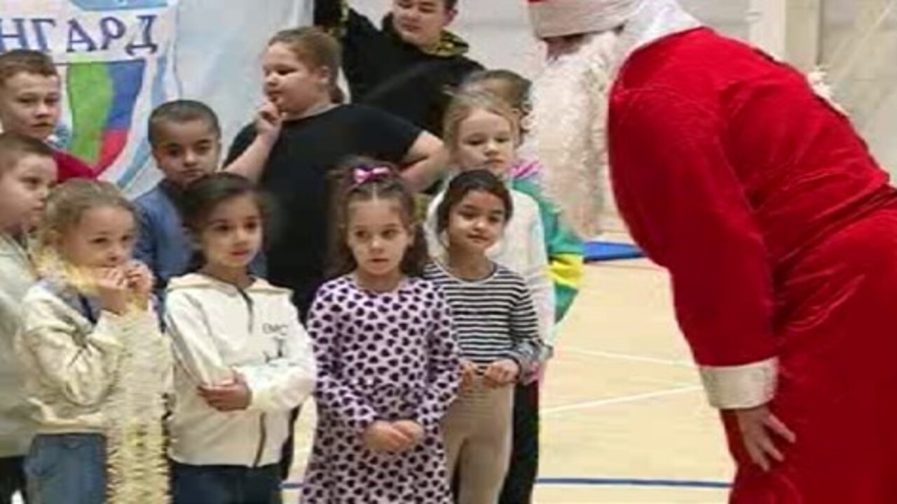 Необычный футбольный матч прошел в спортзале одного из курских ПВР