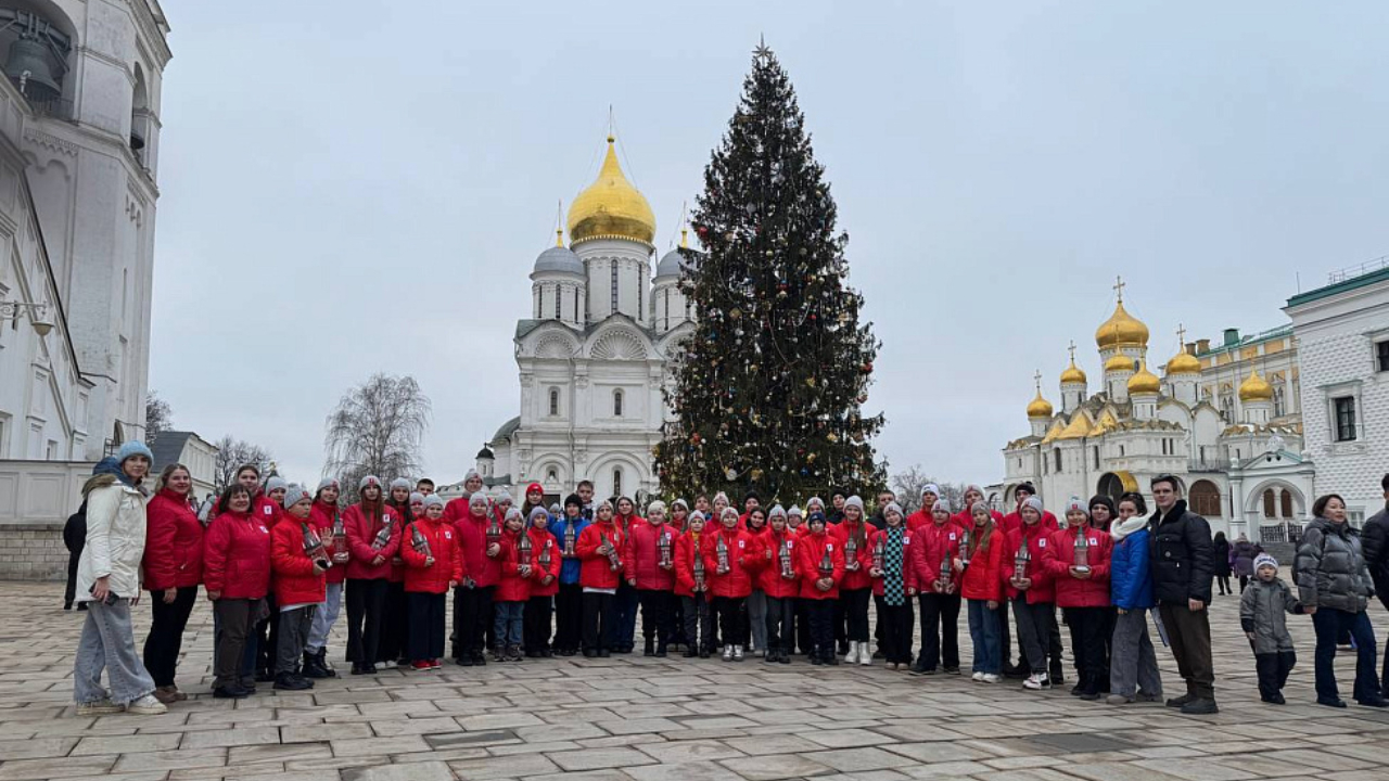 Курские активисты «Движения Первых» побывали в Москве на Кремлевской елке