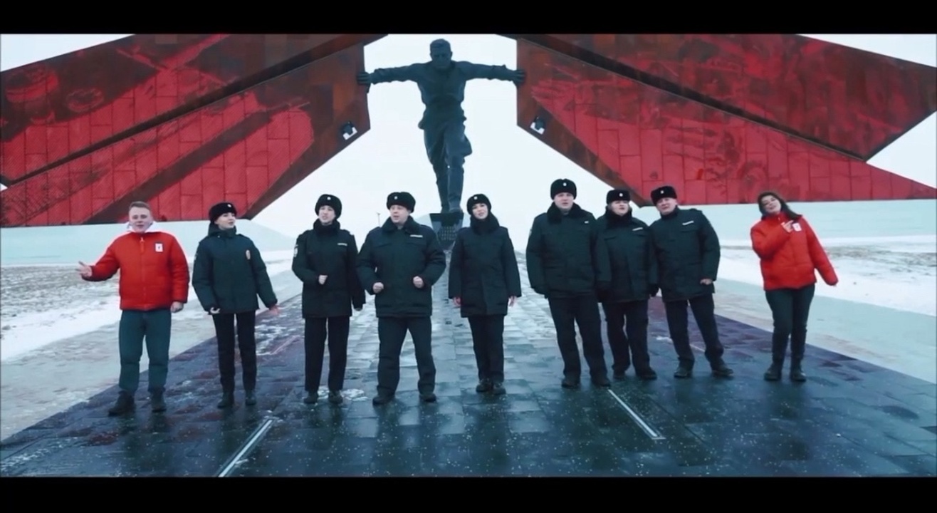 Железногорские полицейские и «Движение Первых» представили совместную песню «Мы – курские!»