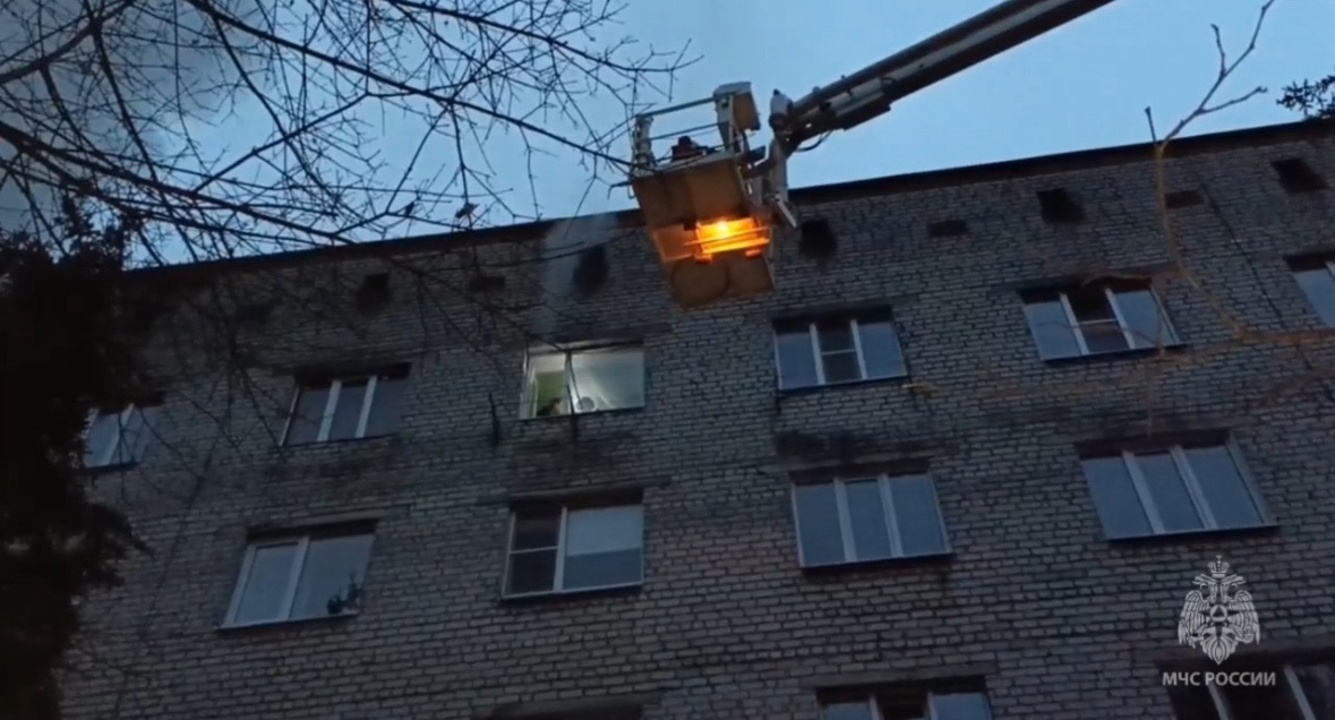 Пожар в квартире жилого многоквартирного дома Курска ликвидирован