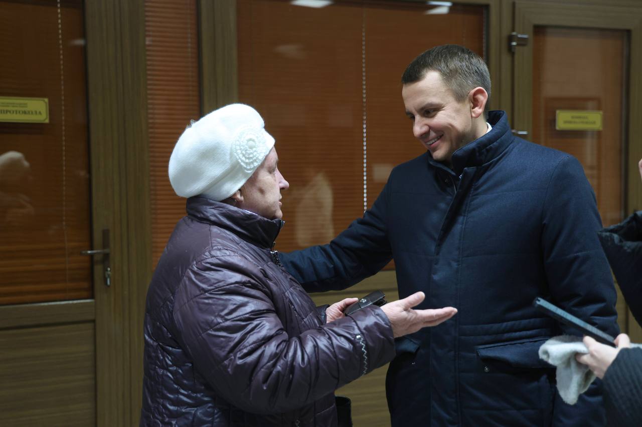 Администрация города продолжает помогать курянам с жилищным вопросом