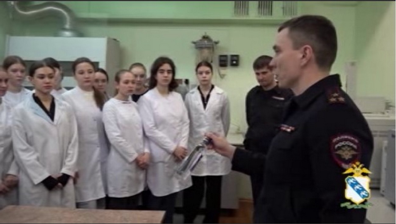 Сотрудники полиции Курска проводят ежегодную акцию «Студенческий десант»