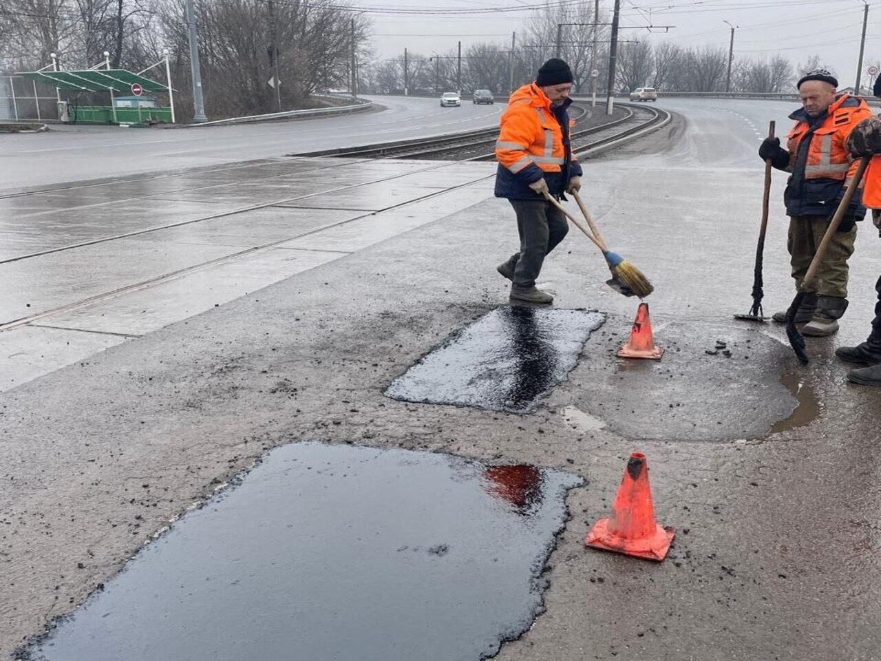 В Курске продолжаются работы по уборкам городских территорий