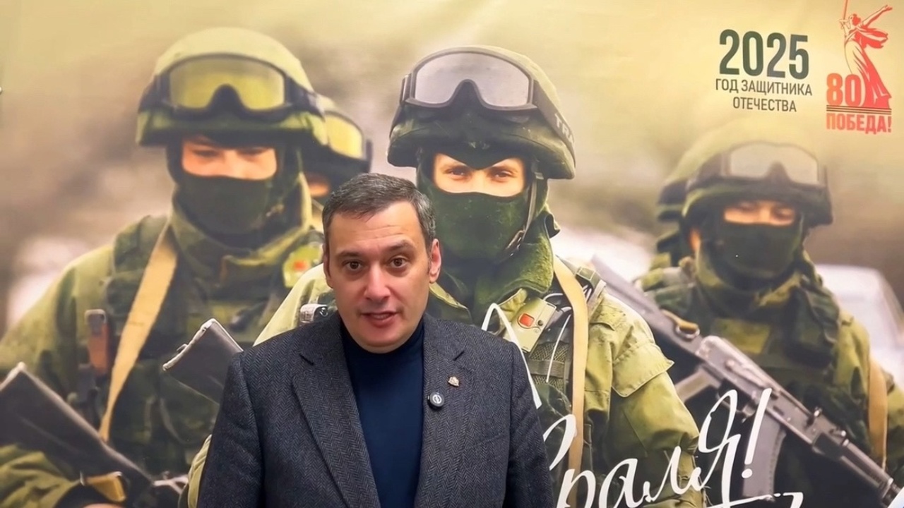 Врио губернатора Курской области поздравил военнослужащих с Днём защитника Отечества