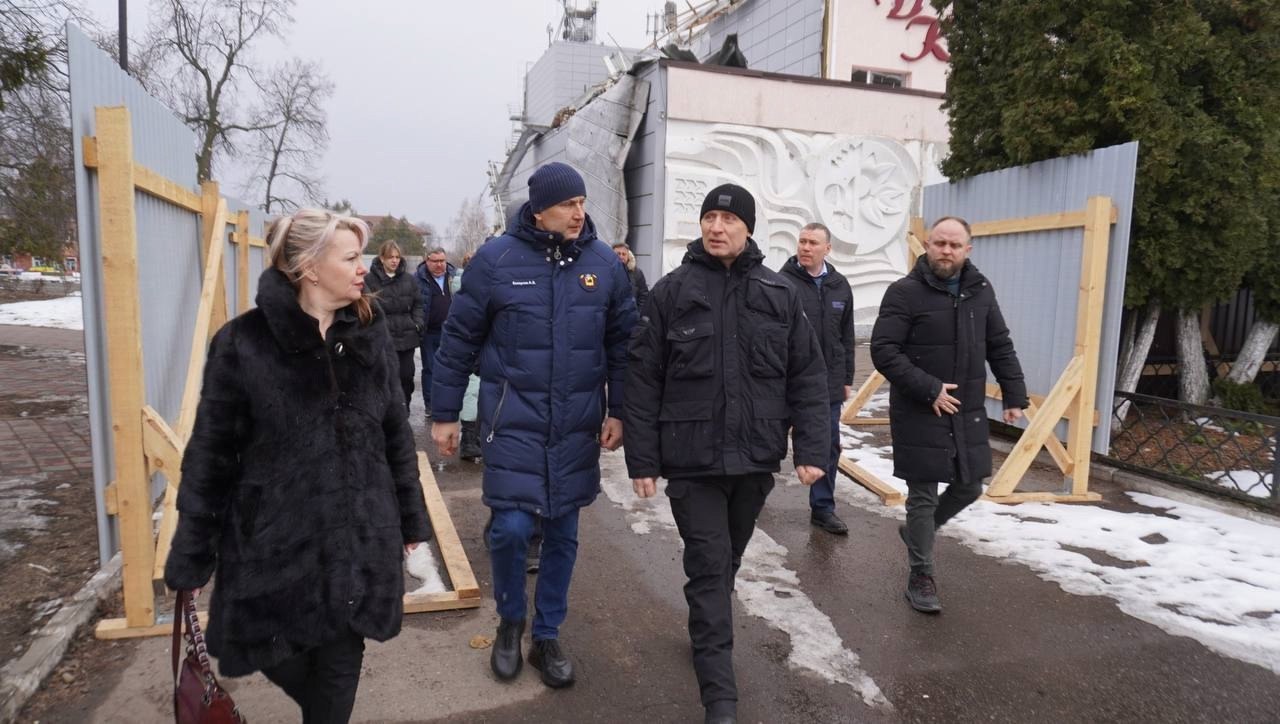 Врио замгубернатора Курской области выехал на места разрушений в Рыльском и Льговском районах