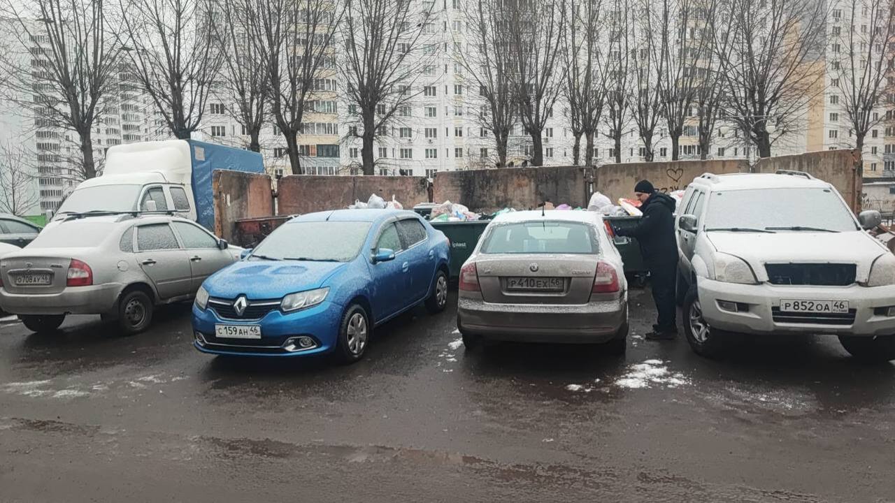 В Курске за парковку возле контейнерных площадок могут внести наказание