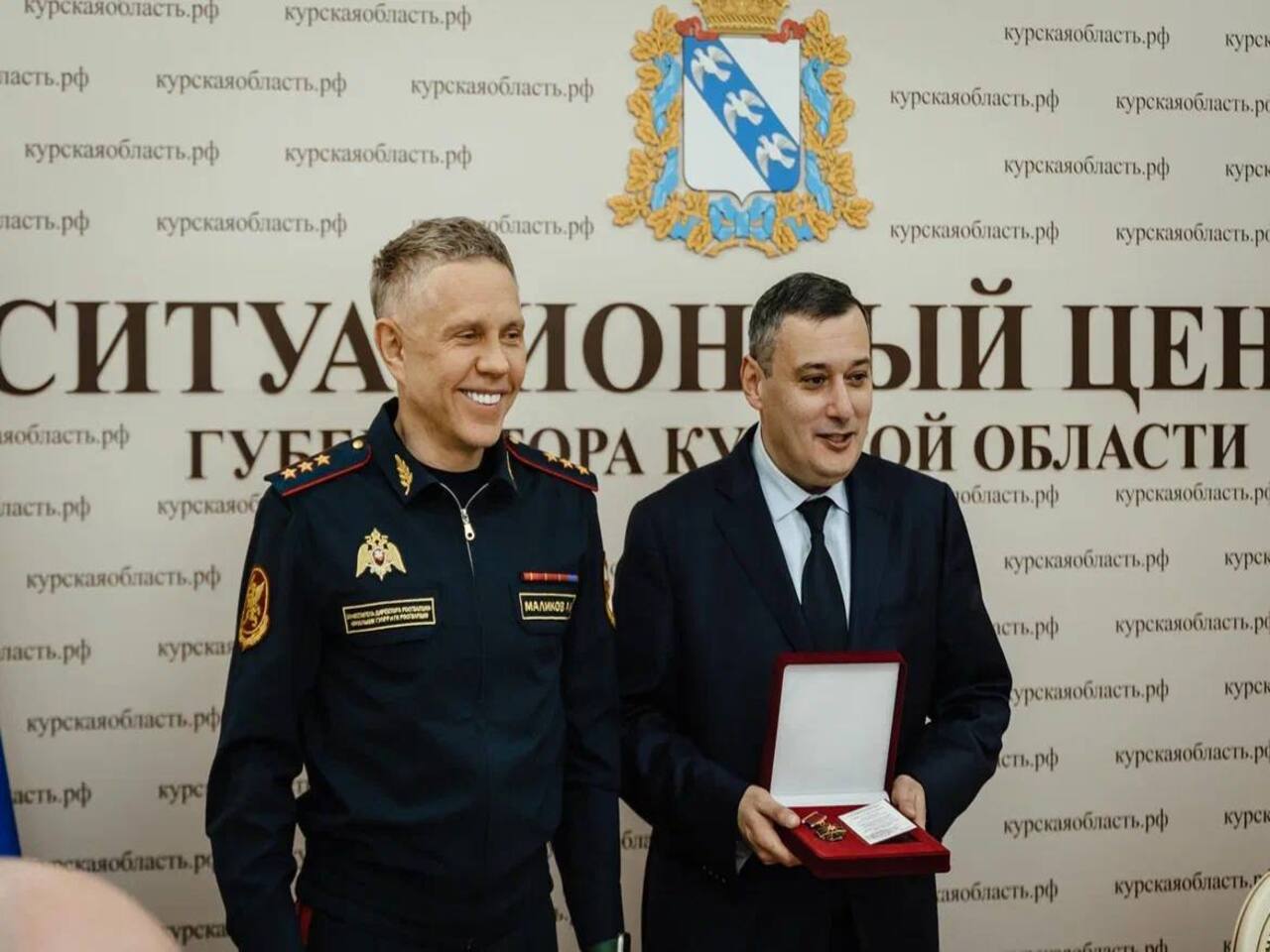 Врио губернатора Курской области вручили Почетный знак директора Росгвардии