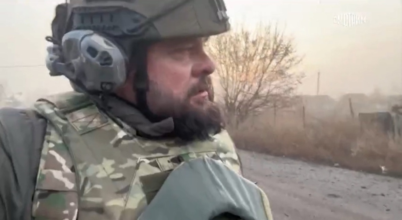 Военкор ВГТРК, Герой России Евгений Поддубный прошел по улицам освобожденной Суджи в Курской области