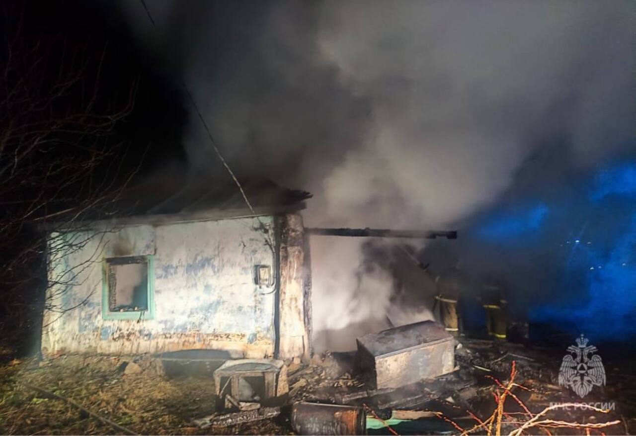 Холодильник стал причиной пожара в Курской области