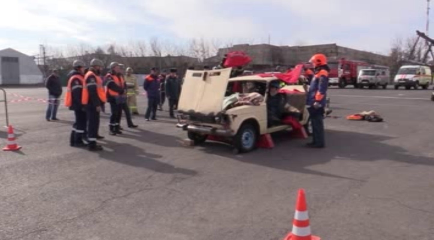 В Курске прошло соревнование на звание «Лучшая команда региона по ликвидации последствий ДТП»