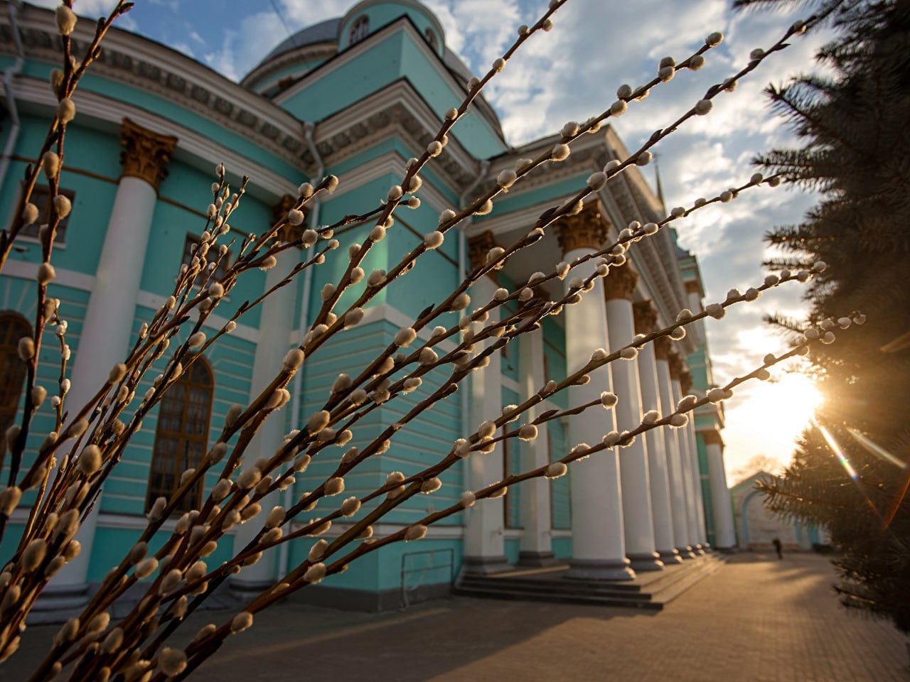 С Вербным воскресеньем, куряне! 