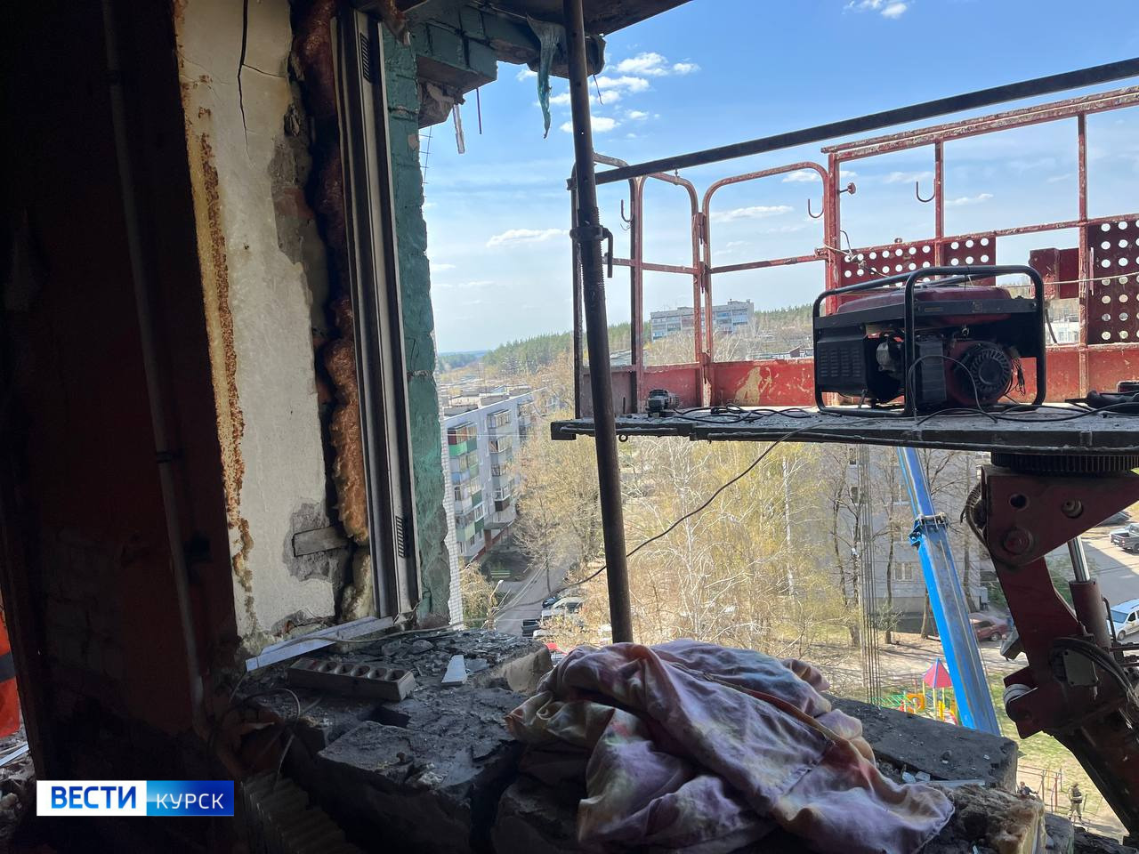 Началось восстановление квартир, пострадавших вчера от атаки ВСУ в Курске 