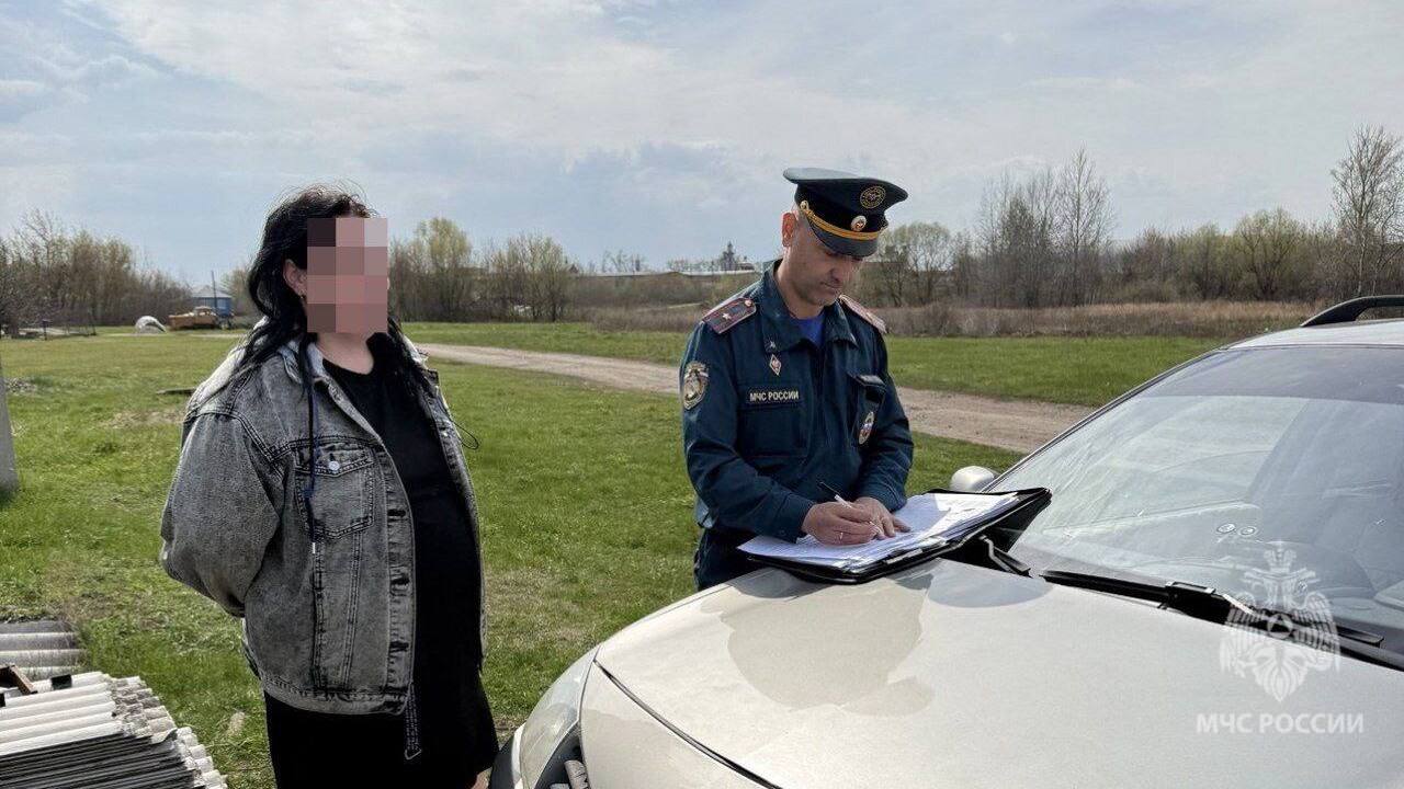 Жительница Солнцевского района Курской области едва не спалила дом, сжигая порубочные остатки