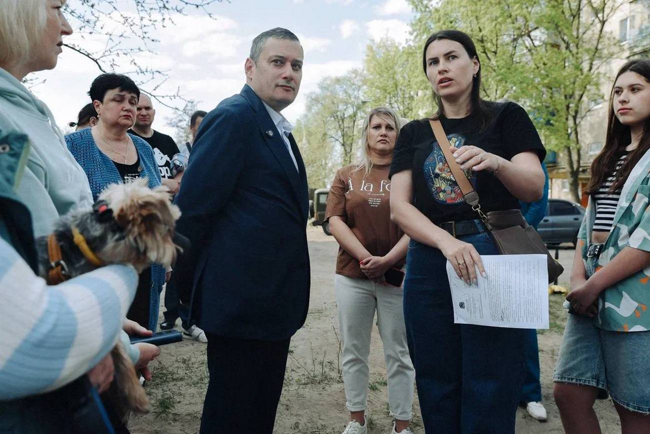 Снос детских площадок, мусор и дурной запах — в проблемах курян разбирается глава региона 