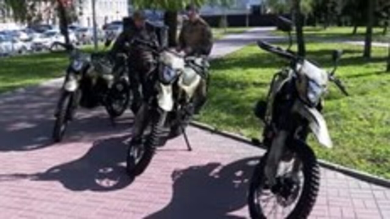 В Курке штурмовому подразделению передали три новых мотоцикла