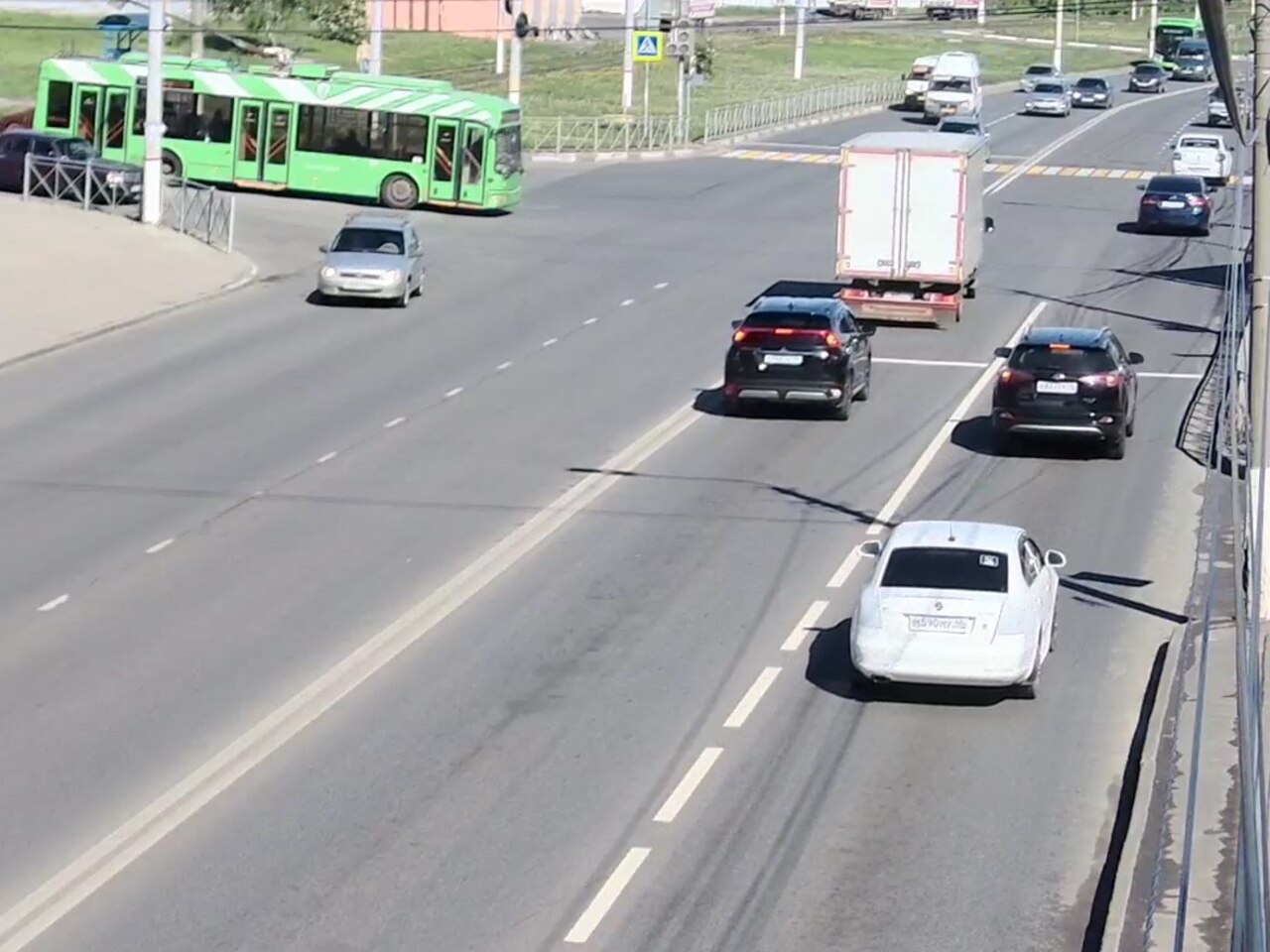 На оживленном перекрестке в Курске не работают светофоры