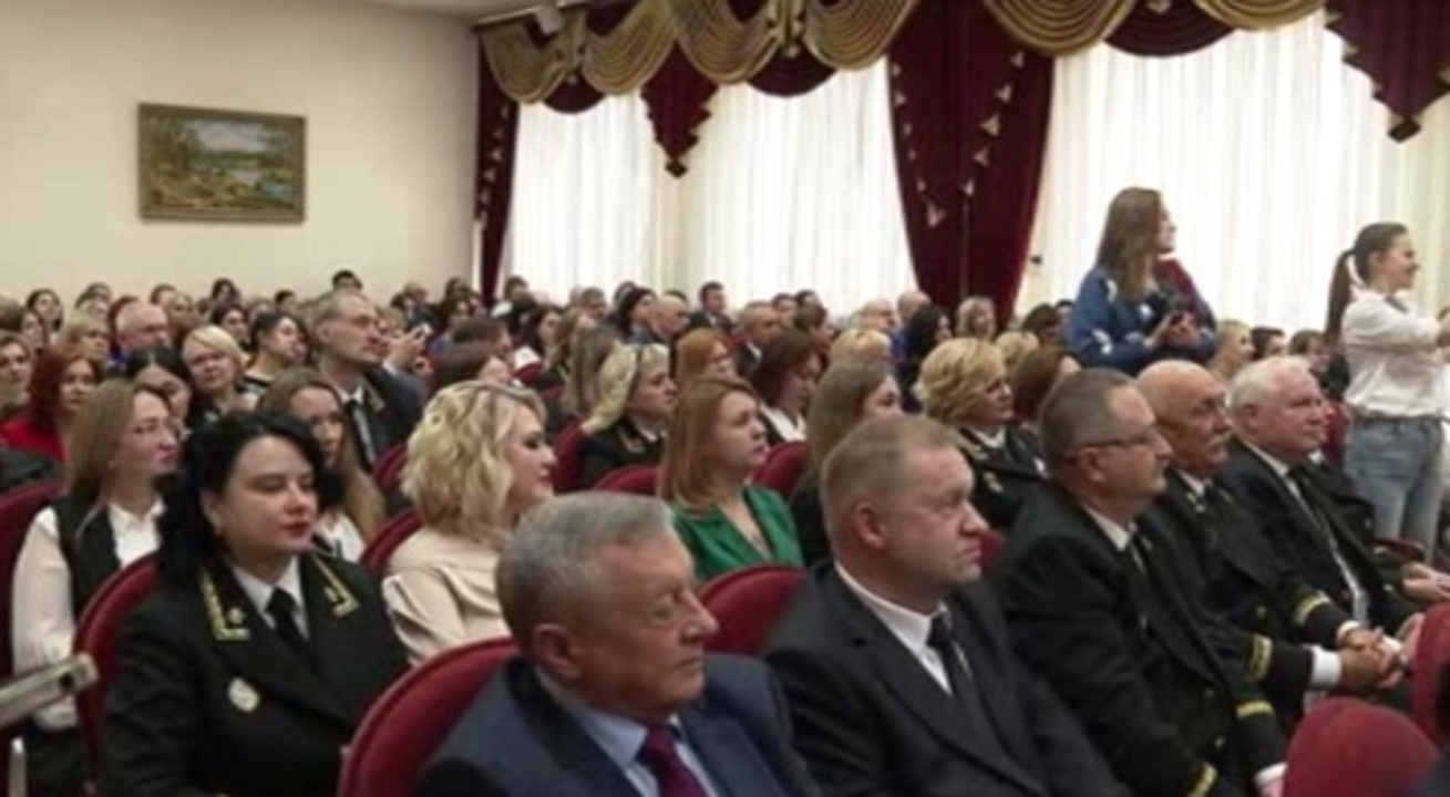 Сегодня в Курске поздравляют мировых судей