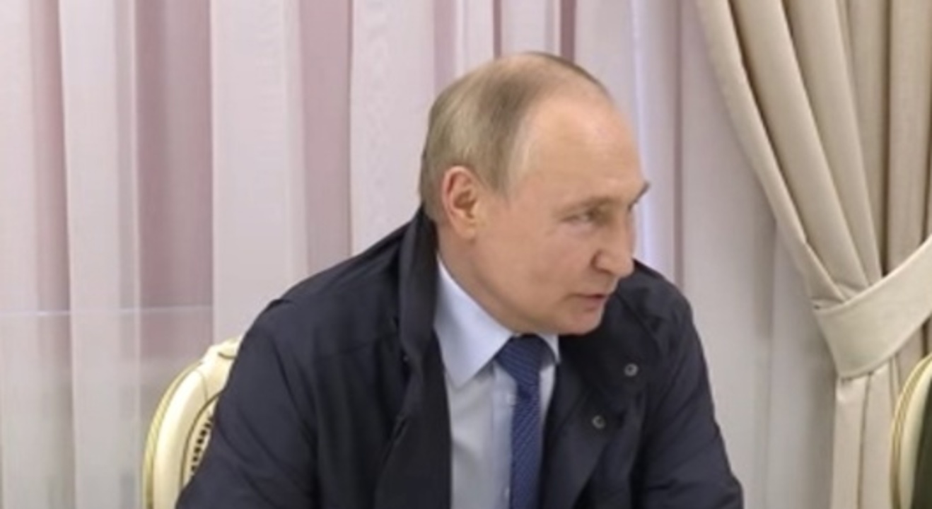 Главная новость дня - президент России Владимир Путин в Курске