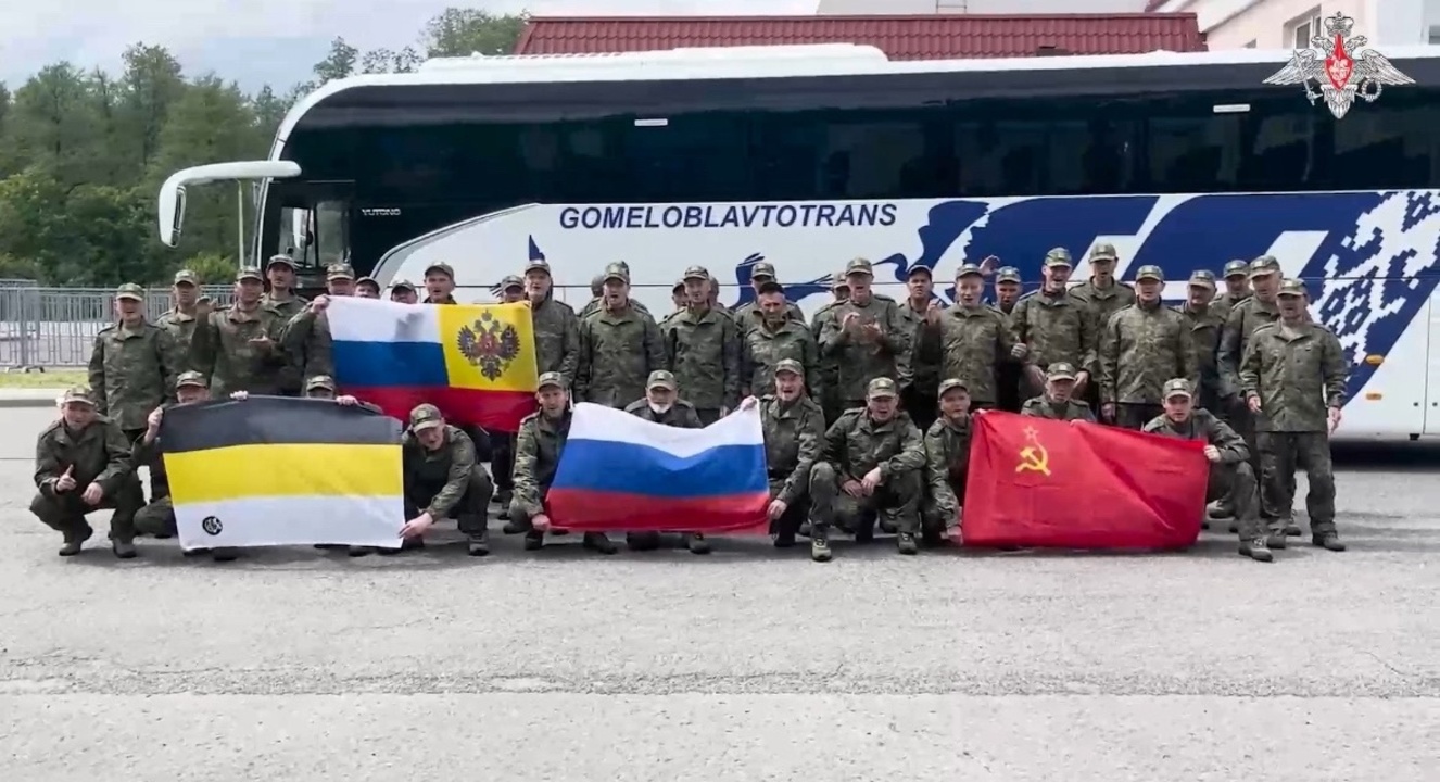 Кадры возвращения русских военных из украинского плена 