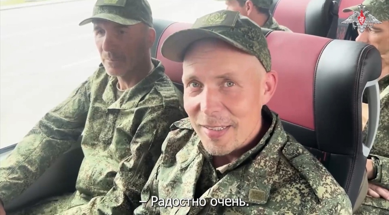 "Один из самых лучших дней": вернувшиеся из украинского плена российские бойцы делятся эмоциями