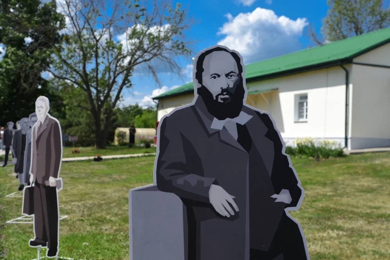 В Курской области в музее-усадьбе Афанасия Фета прошел фестиваль «ФетКнигоФест»