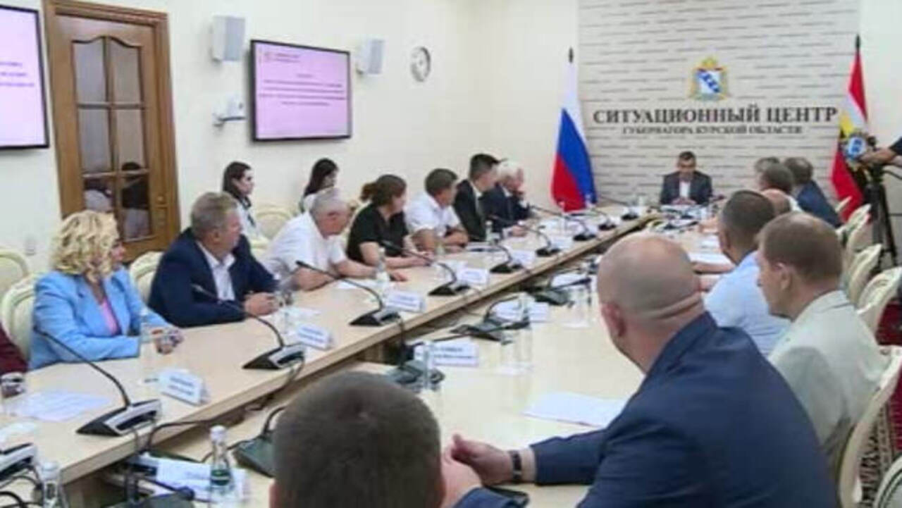 Александр Хинштейн встретился с победителями конкурса "Агростартап" в Доме советов в Курске