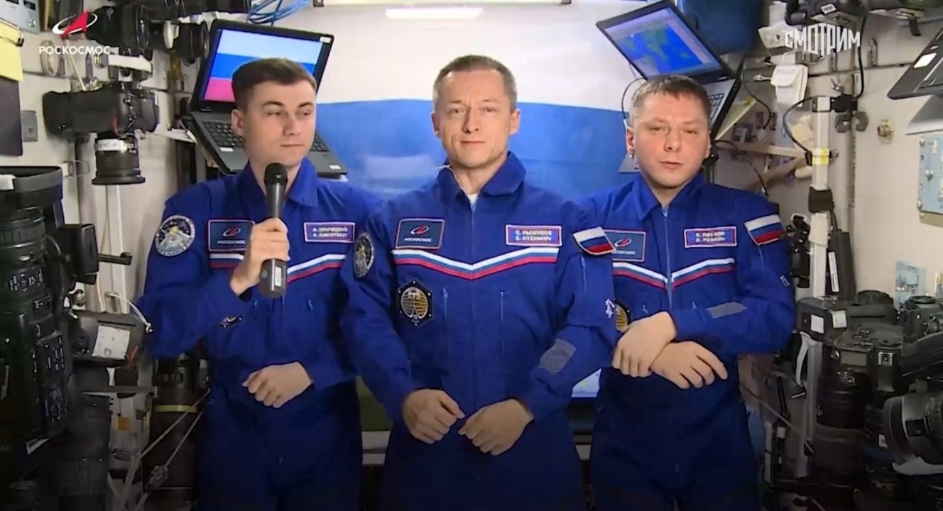 Космонавты с МКС поздравили соотечественников с Днём России