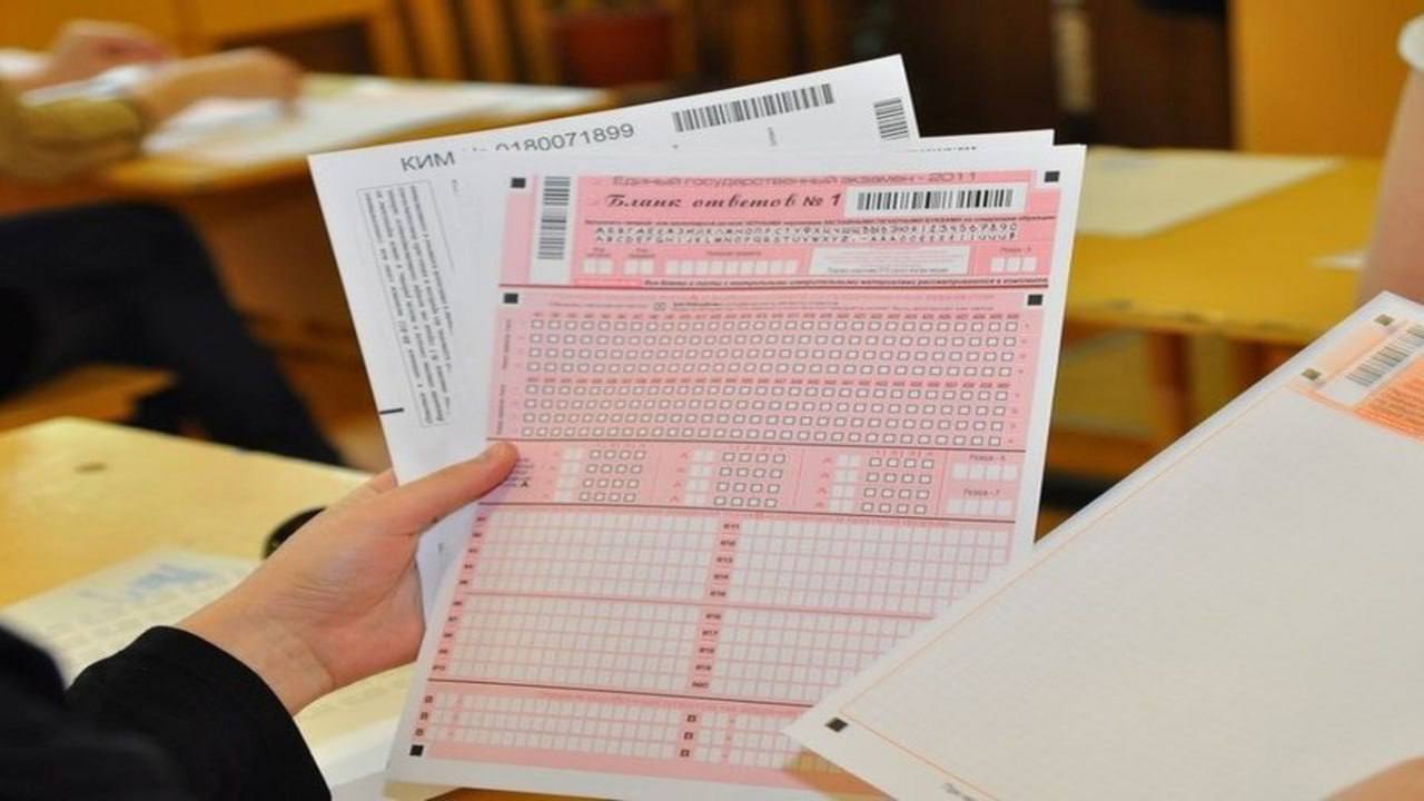 Выпускники из Курска получили высшие баллы на ЕГЭ по информатике и английскому языку | ГТРК «Курск» Выпускники из Курска получили высшие баллы на ЕГЭ по информатике и английскому языку