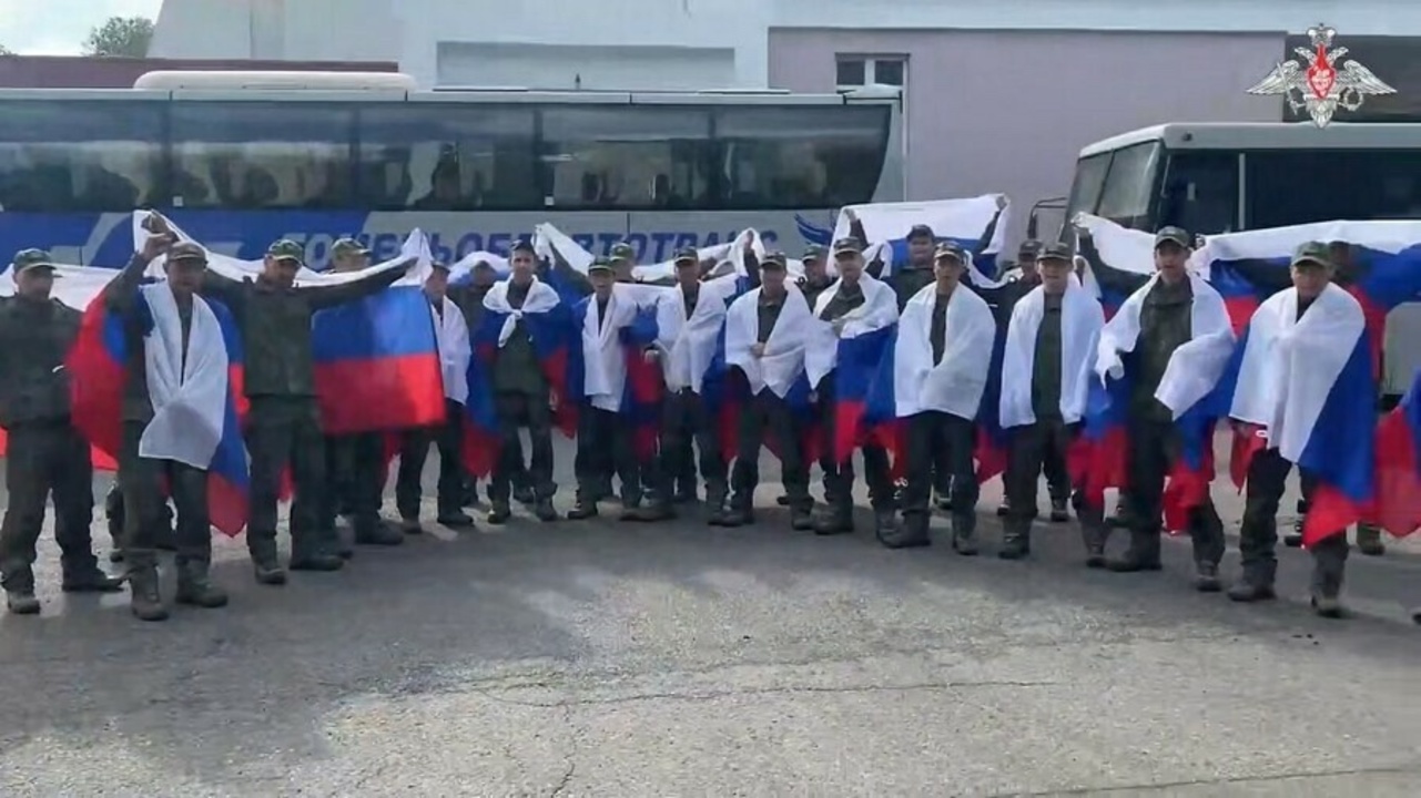 Курянин вернулся из украинского плена в рамках вчерашнего обмена | ГТРК «Курск» Курянин вернулся из украинского плена в рамках вчерашнего обмена