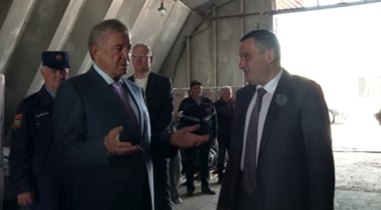 Генерал-лейтенант Геннадий Дюмин привез в Курск гуманитарную помощь нуждающимся 