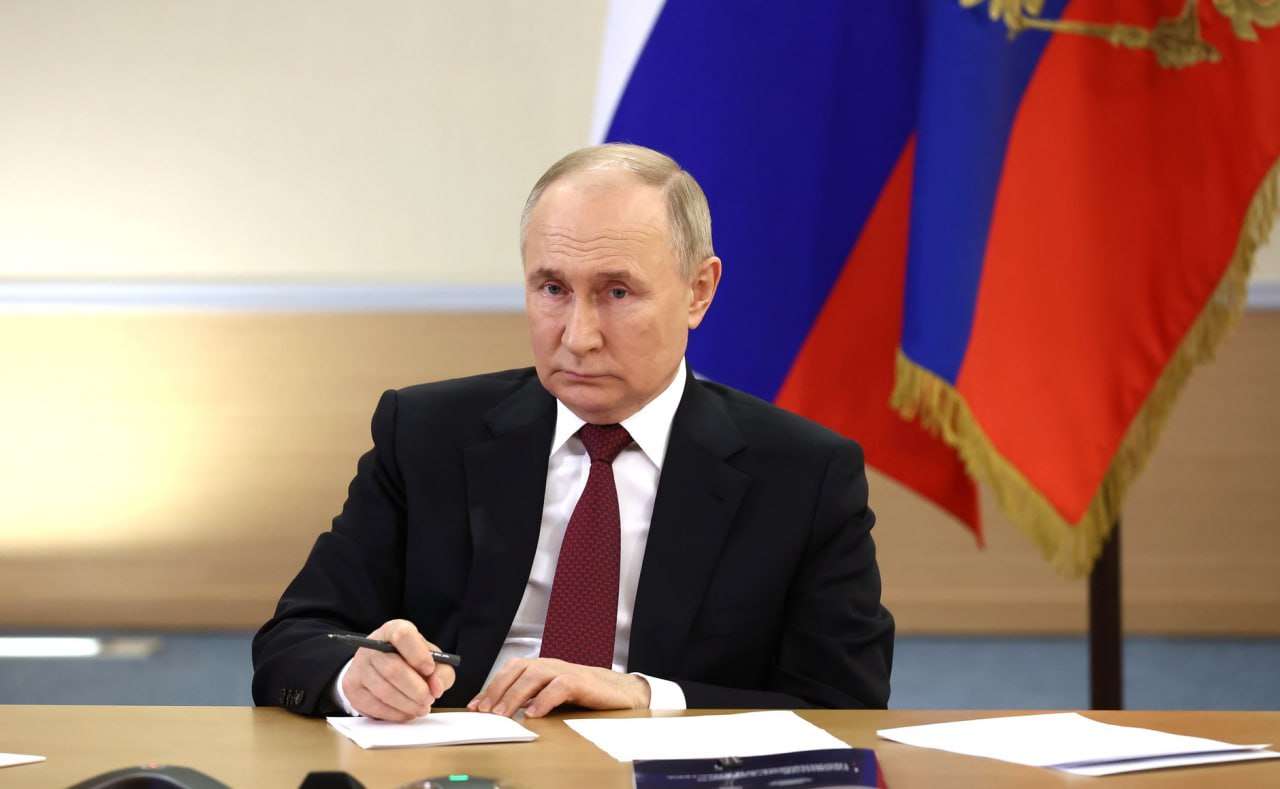 Владимир Путин поздравил выпускников с окончанием школы | ГТРК «Курск» Владимир Путин поздравил выпускников с окончанием школы