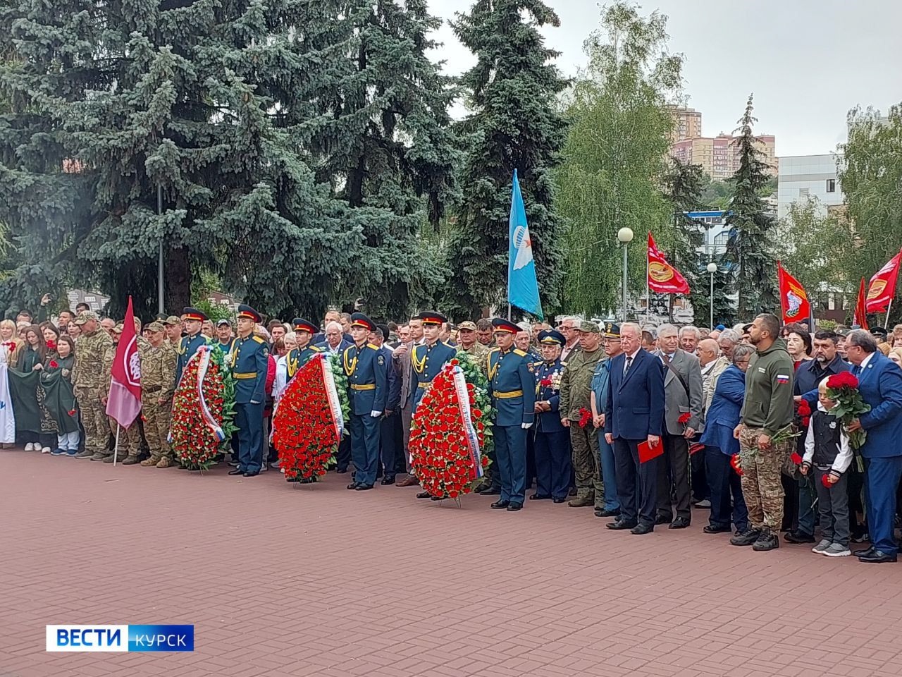В Георгиевском сквере в Курске открыли стелу в память о погибших на СВО в 2024 году
