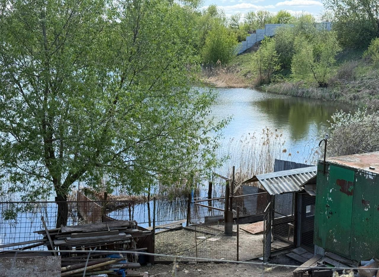 В Щигровском районе Курской области мужчина огородил общественный пруд 