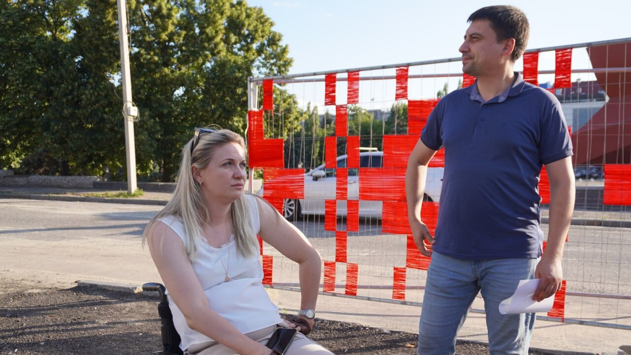 В Курске на Полугоре начались работы по обустройству парковочных зон для инвалидов