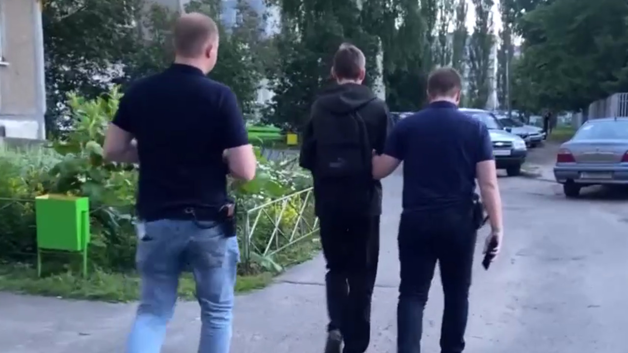 В Курской области задержали подозреваемого в распространении наркотиков