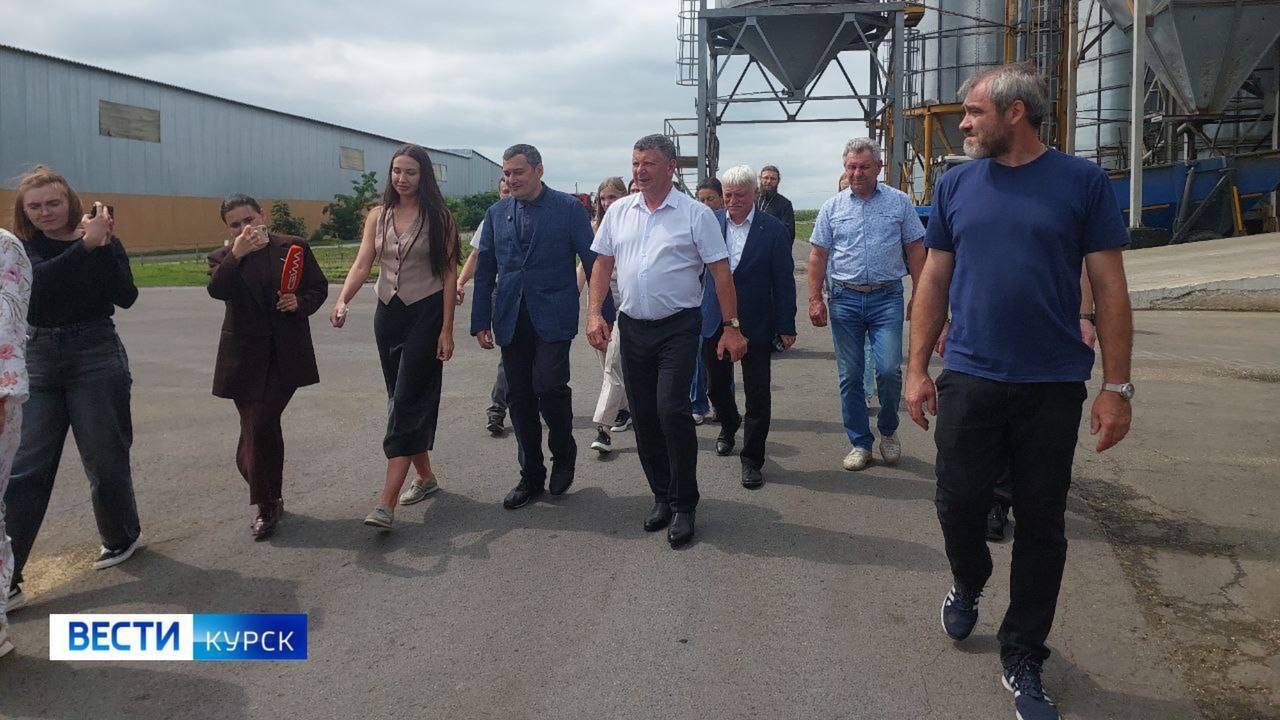 Александр Хинштейн посетил крестьяно-фермерское хозяйство в Мантуровском районе